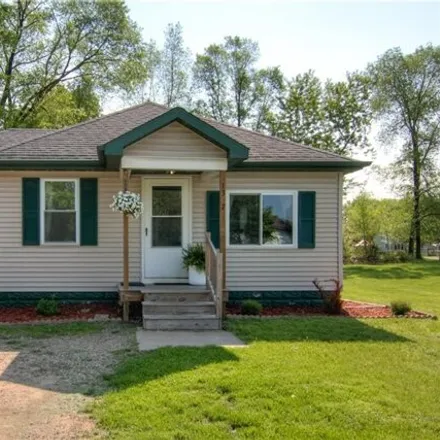 Buy this 2 bed house on 318 Oak Park Avenue in Eau Claire, WI 54703