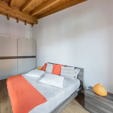 Image 3 - Sirmione, Via Costantino il Grande, 25019 Desenzano del Garda BS, Italy - Apartment for rent