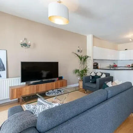 Image 3 - 37-41 Westbourne Grove, London, W2 4UH, United Kingdom - Room for rent
