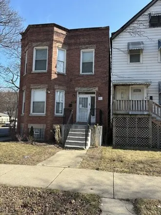Rent this 3 bed house on 7001 South East End Avenue in Chicago, IL 60649