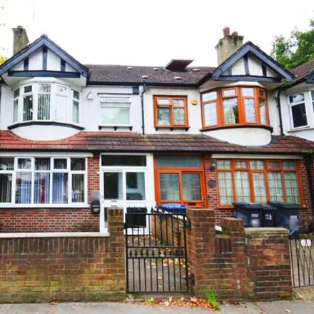 Buy this 5 bed house on 165 St James's Road in London, CR0 2BU