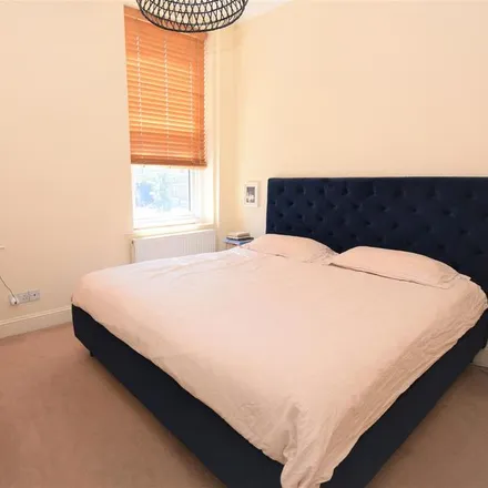 Image 3 - Gadgetry, High Road, London, N12 9BF, United Kingdom - Apartment for rent