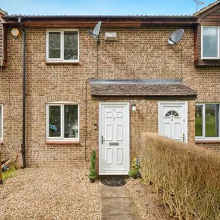 Buy this 2 bed townhouse on Nash Close in Houghton Regis, LU5 5SS