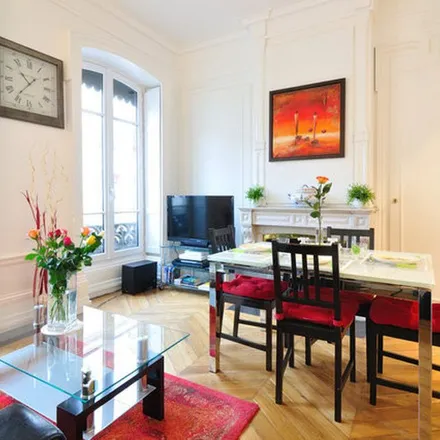 Image 2 - 37 Rue de la Bourse, 69002 Lyon, France - Apartment for rent