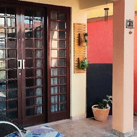 Buy this 5 bed house on Rua Rio Japurá in Cambé - PR, 86186-010