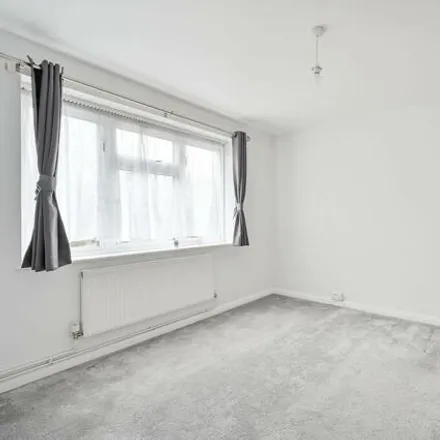 Image 4 - 65-81 Clayponds Gardens, London, W5 4RE, United Kingdom - Apartment for rent