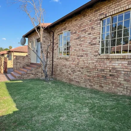 Image 2 - unnamed road, Johannesburg Ward 100, Randburg, 2188, South Africa - Townhouse for rent