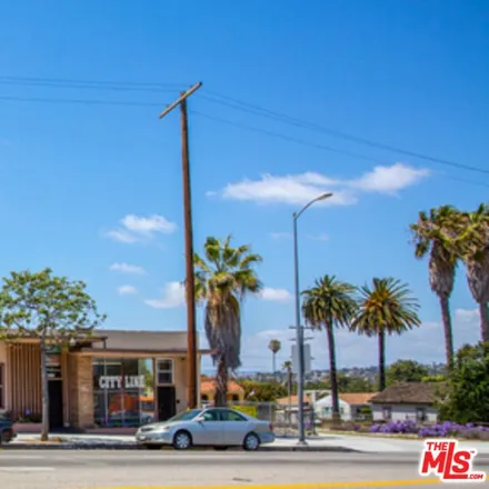 Buy this studio townhouse on Crenshaw/76th St. in Crenshaw Boulevard, Los Angeles