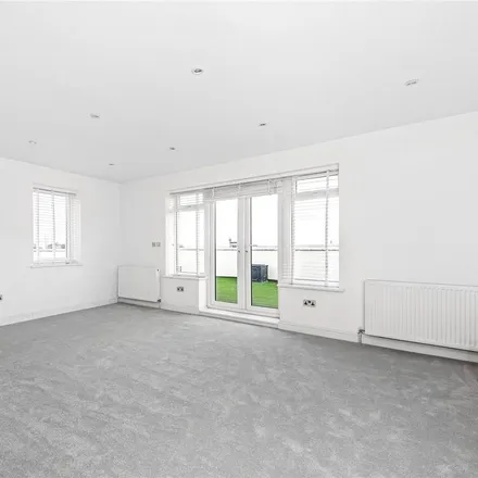 Image 2 - Suffolk Road, London, SE25 6EY, United Kingdom - Apartment for rent
