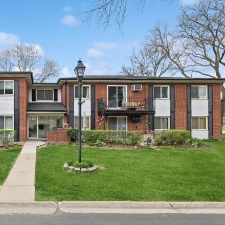 Image 1 - 2429 East Brandenberry Court, Arlington Heights, IL 60004, USA - Condo for sale