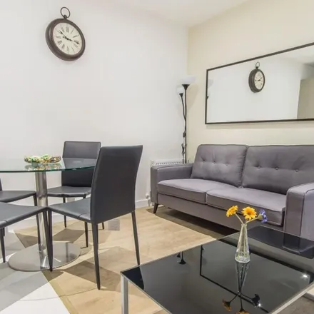 Rent this 1 bed apartment on Bessemer Place in London, SE10 0UH