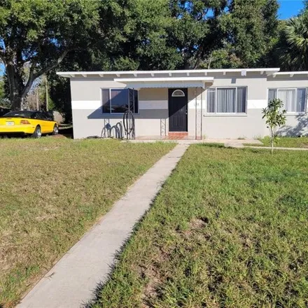 Buy this 2 bed house on 144 Oak Street in Clermont, FL 34755