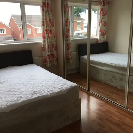 Rent this 4 bed apartment on Oldbury Road in Worcester, WR2 6AN