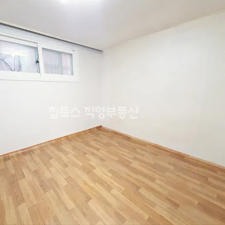Rent this 2 bed apartment on 서울특별시 마포구 성산동 141-36