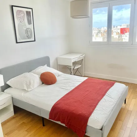 Rent this 5 bed apartment on 9 Quai Aulagnier in 92600 Asnières-sur-Seine, France
