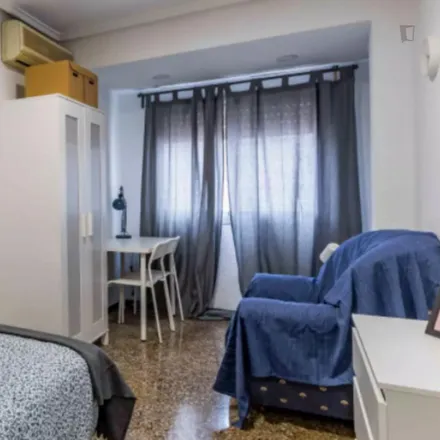 Rent this 5 bed room on Amado Granell Mesado (imparell) - la Plata in Avinguda d'Amado Granell Mesado (Militar), 46005 Valencia