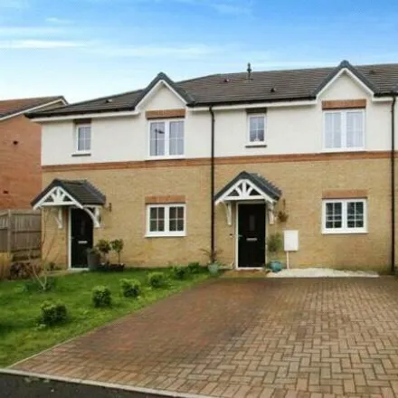 Buy this 3 bed duplex on Nable Hill Close in Rushyford, DL17 0GY