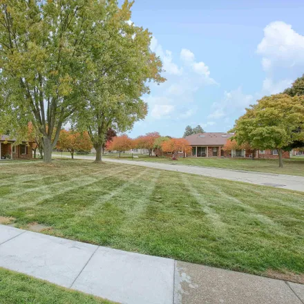 Image 3 - 14728 Bristol Court, Shelby Charter Township, MI 48315, USA - Townhouse for sale