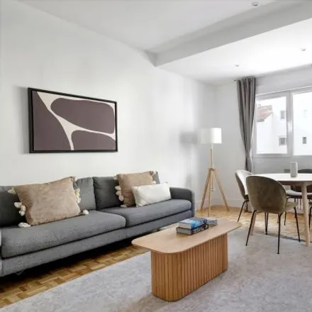 Rent this 3 bed apartment on Calle de Núñez de Balboa in 28001 Madrid, Spain