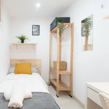 Rent this 5 bed room on Carrer de les Beates in 1B, 08003 Barcelona