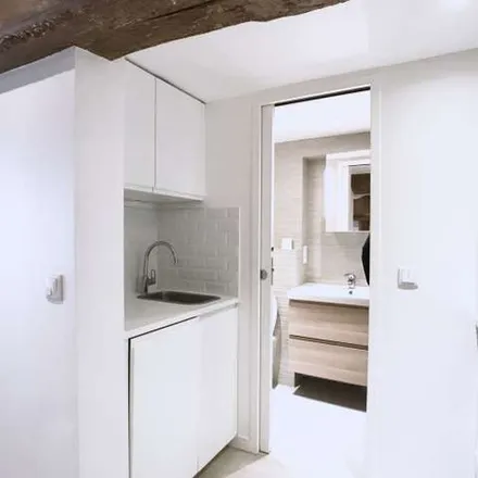Image 7 - 17 Quai de Bourbon, 75004 Paris, France - Apartment for rent