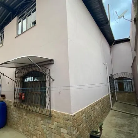 Buy this 3 bed house on Rua Antônio Aureliano de Rezende in Cachoeira, Conselheiro Lafaiete - MG