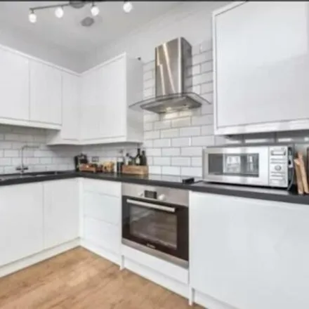 Image 6 - Balmoral Court, Rotherhithe Street, London, SE16 5QS, United Kingdom - Apartment for sale