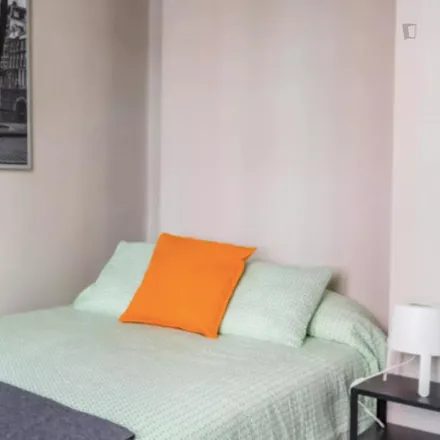 Rent this 5 bed room on Carrer de l'Almirall Cadarso in 32, 46005 Valencia