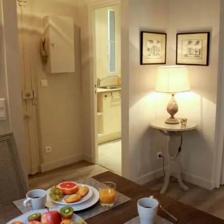 Image 3 - 29 Rue du Champ de Mars, 75007 Paris, France - Apartment for rent