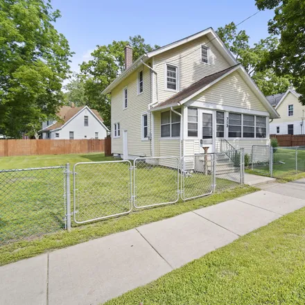 Buy this 3 bed house on 713 Steward Avenue in Jackson, MI 49202