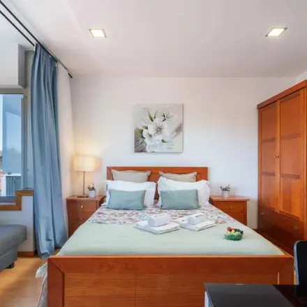 Rent this 1 bed apartment on Travessa de Antero de Quental in 4000-089 Porto, Portugal
