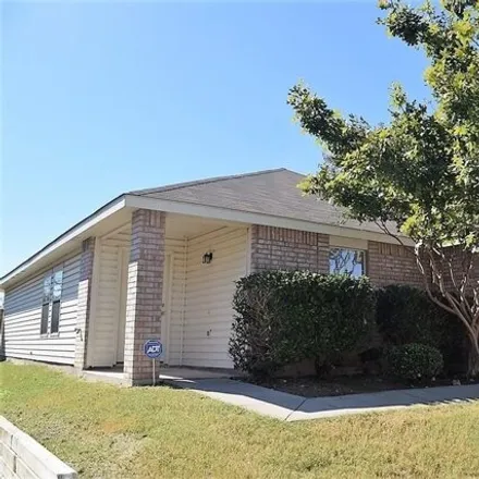 Rent this 3 bed house on 637 Rosario Lane in Fort Worth, TX 76052