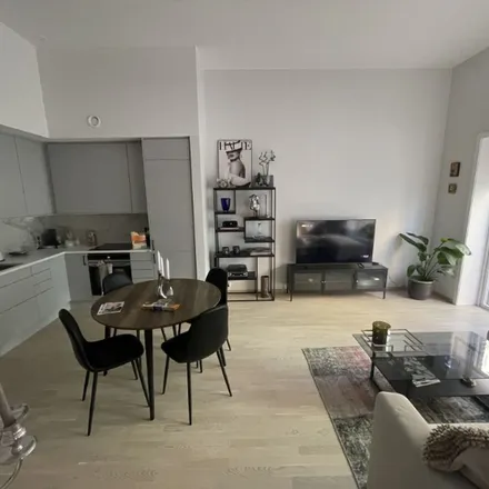 Rent this 2 bed apartment on Råsunda centralskola in Parkvägen 4, 169 35 Solna kommun