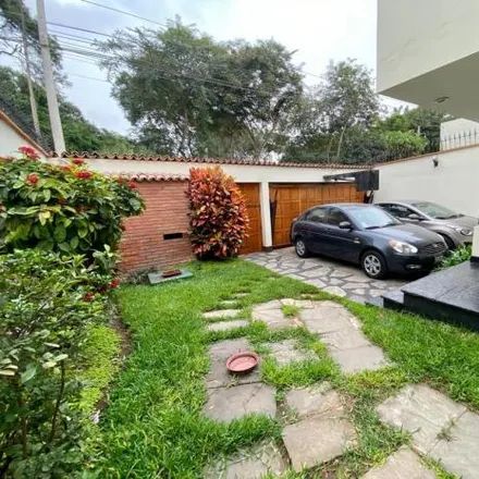 Buy this 4 bed house on Jirón Bartolome Ruiz in Santiago de Surco, Lima Metropolitan Area 51132