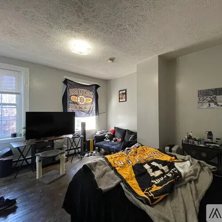 Rent this studio apartment on 41 Anderson St