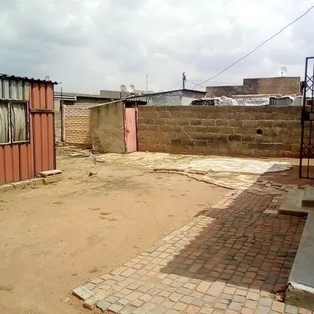 Image 2 - Mapengo Street, Mofolo, Soweto, 1801, South Africa - Apartment for rent