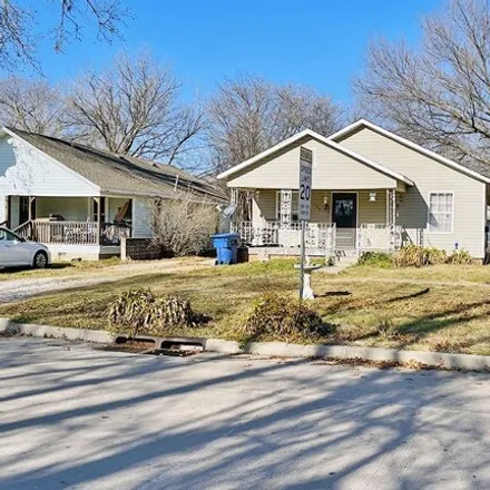 Buy this 2 bed house on 782 West 10th Street in Ada, OK 74820