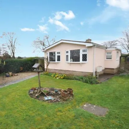 Buy this 2 bed house on Sleepy Hollow in Topsham, EX2 7DJ