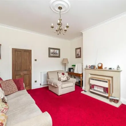 Image 4 - Lawn Road, Burley-in-Wharfedale, LS29 7EU, United Kingdom - Townhouse for sale