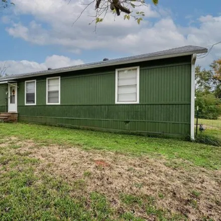Buy this 2 bed house on 16469 County Road 15 in Copeland, Smith County