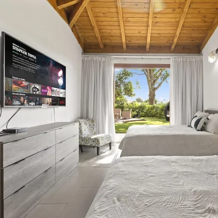 Rent this 4 bed house on La Romana
