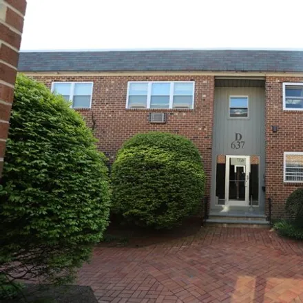 Rent this 1 bed condo on 637 Cove Road in Stamford, CT 06902