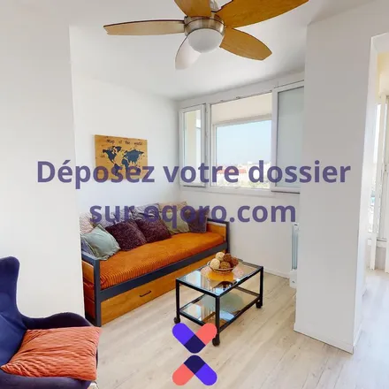 Rent this 3 bed apartment on 19 Avenue Philippe Lebon in 83000 Toulon, France