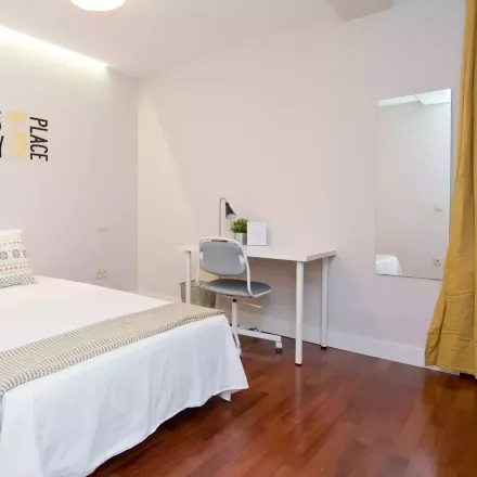 Rent this studio room on Calle de Ventura Rodríguez in 11, 28008 Madrid
