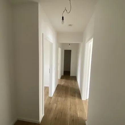 Rent this 3 bed apartment on Süntelweg 14 in 37081 Göttingen, Germany