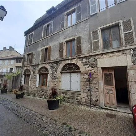 Rent this 3 bed apartment on Mairie in Rue de Versailles, 19120 Beaulieu-sur-Dordogne
