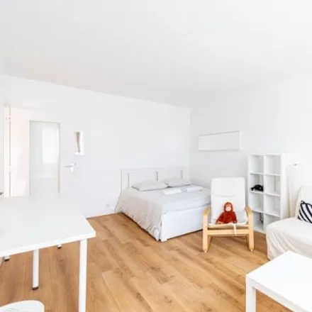 Image 1 - 27 Rue des Amiraux, 75018 Paris, France - Apartment for rent