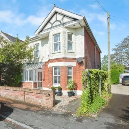 Buy this 3 bed duplex on Douglas Avenue in Christchurch, Dorset