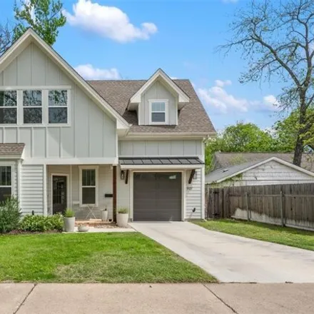 Buy this 3 bed house on 951 South Elm Street in Georgetown, TX 78626