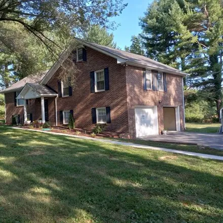 Buy this 3 bed house on 4497 Walnut Grove Rd in Cookeville, Tennessee